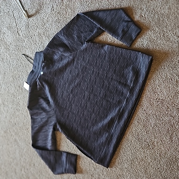 NWT gray activewear sweater - Picture 5 of 7